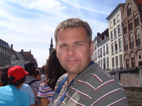 simonjfshr's profile picture. West Ham supporting 50 something year old. Loves a really good Choon. Here for a bloody good time, not a long time..... COYI⚒