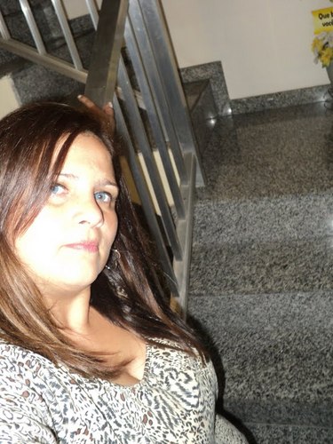 Sou romantica, gosto de desafios,tudo quero... tudo posso.