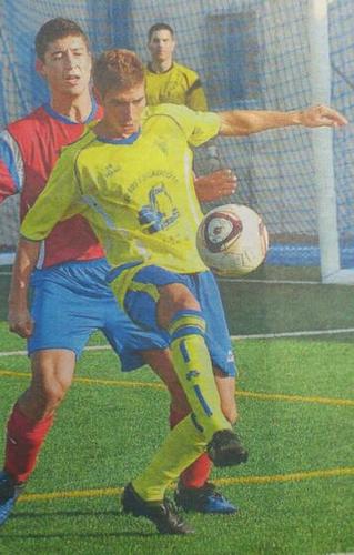 Maestro de Educación Física de la Junta de Andalucía.
Amante del deporte y en especial del fútbol.