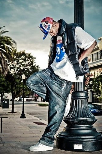 9TYME1's profile picture. Ex-Rapper,Switch of the bayarea group Cloud9 has choosen the next level of the game as CEO fo 9-tyme entertainment. He puts things together.Like Midas?