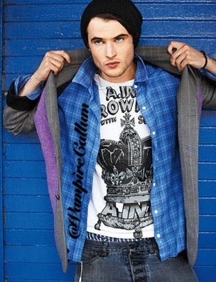 VampireCallum's profile picture. vampire, was a knight of Arthur's round table as human. living with and deeply in love with @RinaBIAtch. @RivalryGodZelus is my partner in crime! 18+ SVMTBRP