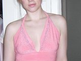 I am a lovely lady who is romantic, sweet, alittle whacky at times. I love passion and sunsets.  please follow me. http://7vd.cn/aac