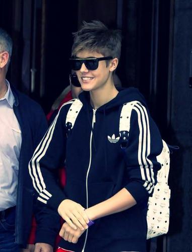 Every day im BIEBERING. @justinbieber is my proud and rolemodel :) My twitter bestie @iBiebsMermaid :)