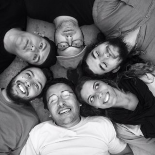 uxukalhus's profile picture. Folk Rock | World | Fusão  
Desde 2000 a fazer Folk em Português! Lançamento do 3º CD Extravagante a partir de  13 de Fevereiro, de norte a sul de Portugal