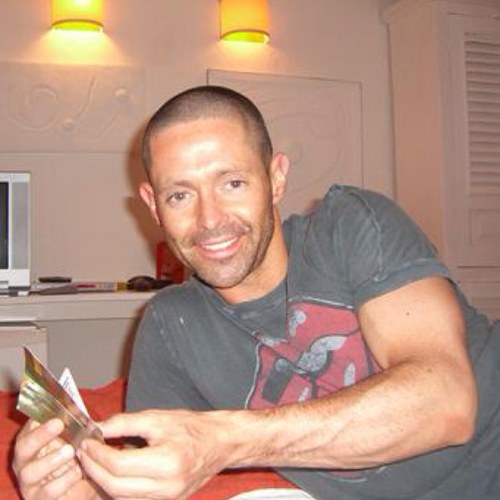 paully1888's profile picture. 