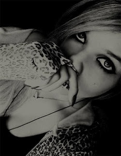 15 Aninhos/Twitter feito: @AmoOsRebeldes_0  Signo:touro #Alegre,#Simpática e #Risonha/#Segue?!