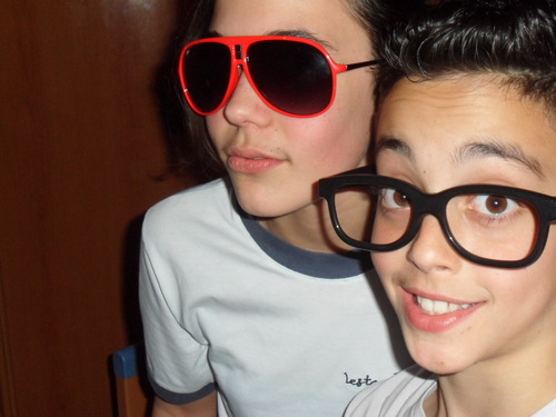 somos @we_adam y @JavierSetien somos muy amigos damos follow back seguidnos xD es una cuenta dedicada a las tontadas  xd