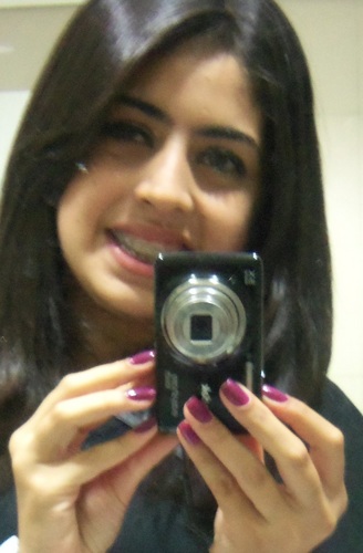 Ariana, 14 anos, solteira, amo sair com os amigos, ciumenta && sou feliz. Quer saber mais ? Siga-me *-*
http://t.co/2gAoOBhEJW
