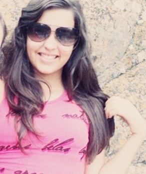 Baiana,virginiana,objetiva,flamenguista,brincalhona...e faz tudo para ser feliz.
Quer me conhecer maais? 
sigam-me'