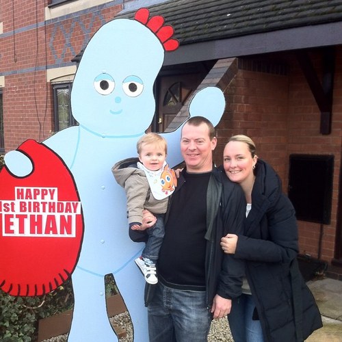 tommysteele2's profile picture. 1gorgeous girl 2 great boys 1 sexy wife.who needs more than that? Everton fc