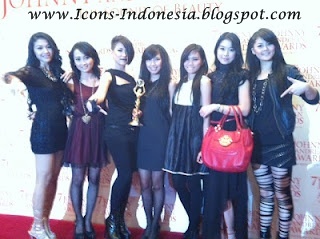 Kita? Sekumpulan ICONIA yg bakal support 7ICONS sampai kapanpun. Enjoy w/ 3Admin~