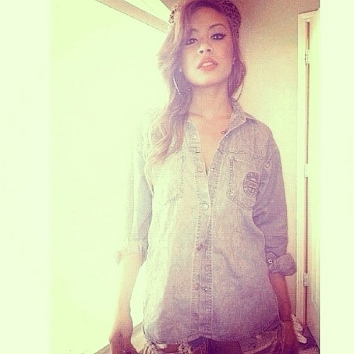 trillbitch_avee's profile picture. Brooklyn Girl | 19 | bisexual
Boricua and Vietnamese
i'm 1OO% myself instead of pretending to be someone i'm not like most people in this world . I'm me.