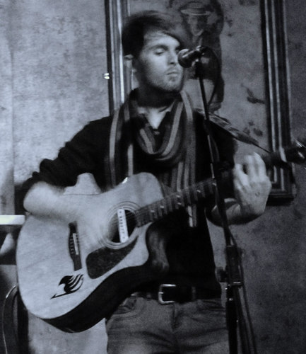 Robert_Morris_'s profile picture. I'm an acoustic solo artist who writes in an acoustic/pop/rock style :) Please check out my music and Follow for more releases