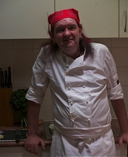 DomsDiner's profile picture. Dom's Diner brings together cheap gourmet meals 4 folks on low budgets.I'm Muso and chef trained.Reality cooking shows are  f***ing LIES.Follow for the truth