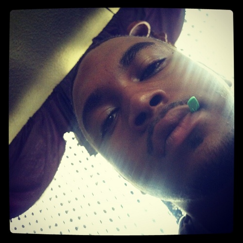 YOUNG_Shiver's profile picture. 