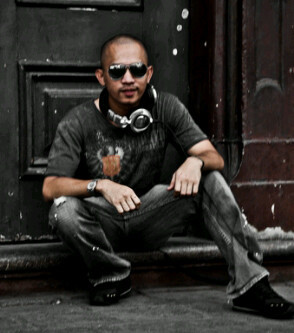 Danielfam23's profile picture. לא תעשה לשכוח לדבר על y x 1 התורה, אלא להרהר בו יומם ולילה z 2, אז לך לפעול בזהירות בהתאם לכל מה שנכתב בו, כי אז המסע שלך יהיה מוצלח ואתה תהיה בר מזל