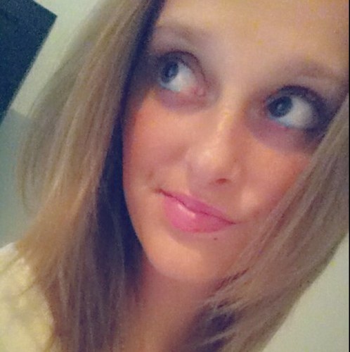 kiwiXDxo's profile picture. why hello there. how ar...oh im sorry, i have to go walk my unicorn and pat my emu:\ WHILE IM GONE FOLLOW ME!