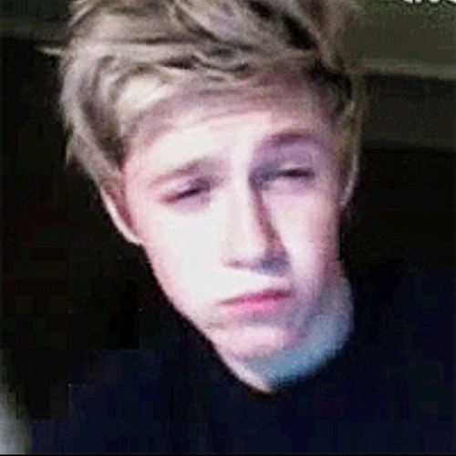 HERE FOR ONE DIRECTION.  im just another directioner, 
follow and i'll follow back :)