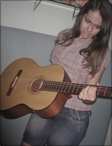 quem ama extremamente , deixa de viver em si , e vive no que ama ;*