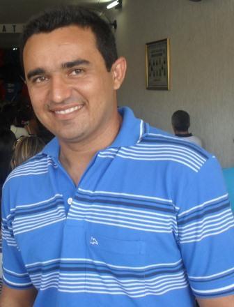 Locutor e Blogueiro - 

A 9 Anos A Voz de Espírito Santo/RN - 
A 2 Anos Moderador do Blog Espírito Santo/RN em Foco.

*+ Jesus, - Religião.*