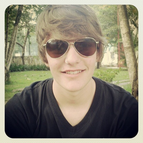 Eu ia criar uma bio, só que o totozo do Daniel Pavan, me chamou pra sair.
uuix , amo ele ;9
since: 11/03/2012