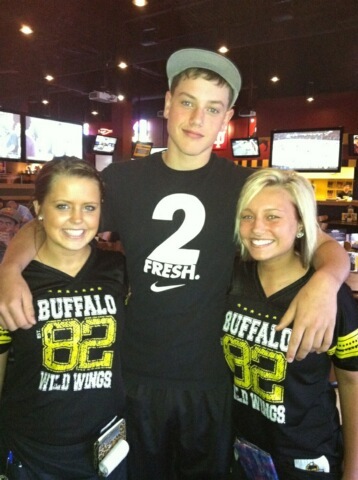 TeenTruth4You's profile picture. new to Twitter, help me out by following! I'm just a 16 year old who says what's on his mind about teens. #teamfollowback #teamthetruth #teamfollowme!