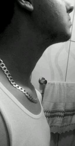 Vocês riem de mim por eu ser diferente, e eu rio de vocês por serem todos iguais. -Bob Marley-