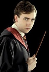 NevilleL_HP's profile picture. Estudiante de la Escuela Hogwarts de Magia y Hechiceria. Muy bueno en Herbología y pésimo en Pociones.