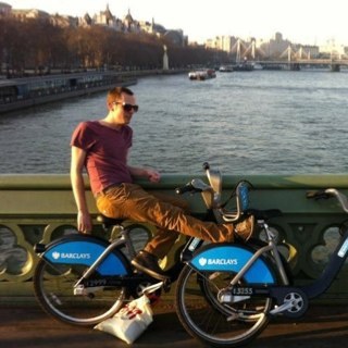 rooined's profile picture. Cray