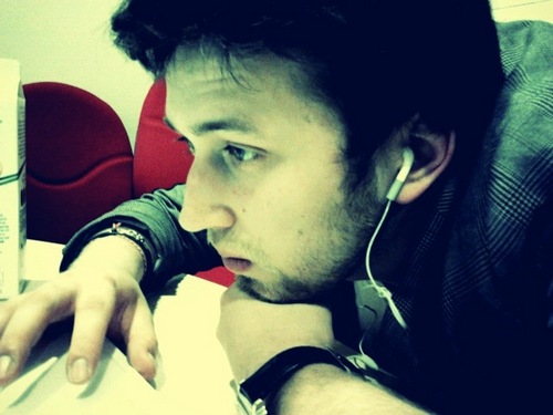 According2Artee's profile picture. Boring person. I have silky hair and do marketing.