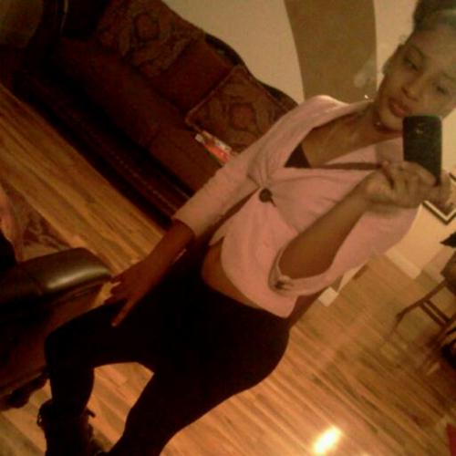 SUCKMYESHA_'s profile picture. M E N T I O N   F O R  A  F O L L O W  B A C K & SUCK MY TWEETS #90's  I Love Dykes.....! #LESBO