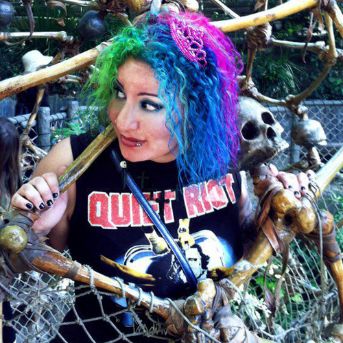 Global Head of Social @spotify🎸 Part-time vampire🧛🏻 Hair dye enthusiast🧑🎤LGBTQ🏳️🌈 Tunisian🇹🇳 Gamer/Geek/Goth 🎮🤓👻