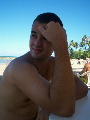 leojunior60's profile picture. 