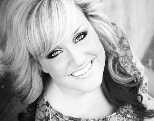 LindseyWeast's profile picture. I love Jesus. I do hair. I have the best Husband money can buy.