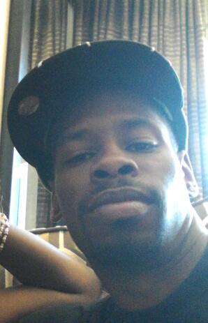 Illoqu3nt's profile picture. ILLustrious, ILLlevated, ILLaborate, and ILLegant.... 

Holla @ muh'