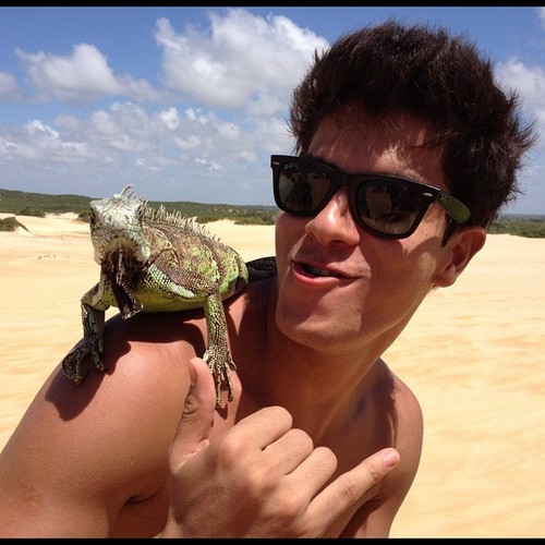 A iguana que chegou nos meus bebes primeiro que eu e olha que ela nem é fã em olha como a vida é justa since:30\04\12