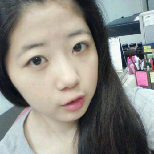 21/여자/직딩녀/노래/게임/놀기/엠스타/슈퍼스타k온라인/트위터 맞팔/친구/술/투애니원/2NE1/빅뱅/YG/리듬게임/과자/초콜렛/광주/길치/