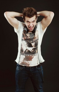 th1rteenth's profile picture. Тринадцатый. 
Dj / Drummer / Turntablist
Thankyou.ru A&R