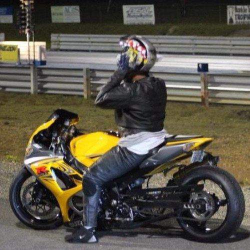 VaSown_Bez's profile picture. Come Follow da dude 2 c how im living #teamiphone #teamgsxr #team1k #teamCowboys #teamBikerBoyz