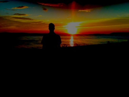 Enlivshistoria's profile picture. Vi börjar från början och fortsätter hela vägen till slutet. 
Ni kan se det som memoarer i tweetform.