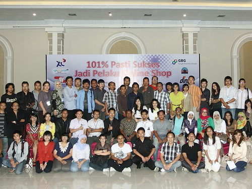 Temu Pelaku sekaligus Deklarasi Asosiasi Online Shop pertama di Indonesia. Dikemas dlm btk seminar +622747872250 PIN 25892dc6 OLShopJogja@gmail.com