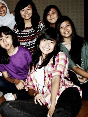 sperennia's profile picture. Follow @SophiaPerennia