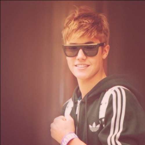 Never say never is officially the best movie ever!! I am a belieber hoping that Justin will follow me someday :) never say never .. Luv ya