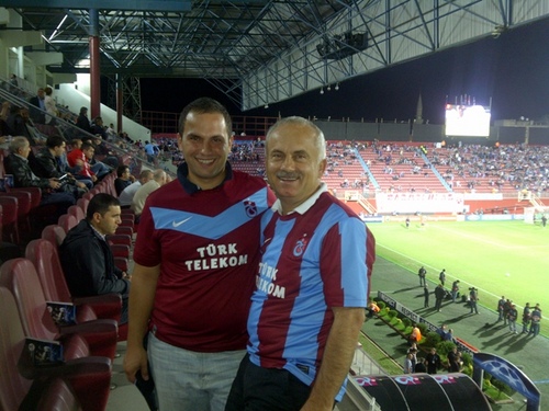 “Gönülden Sevmeler Gerek Bize;Temiz ve Hesapsız.” Hz.Mevlana.Neredeysen ♥️💙Oradayız ,Trabzonspor Divan Üyesi.