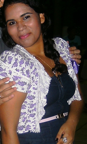 - adolescente sonhadora,aquariiana, 17 aniinhos, enfim só os loucoos sabem !