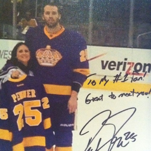 gotuniforms's profile picture. 