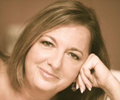 julieakowalski's profile picture. Never did well coloring inside the lines... black and white are best for attire, not world views. I am stirred by incredible talent whatever the form.