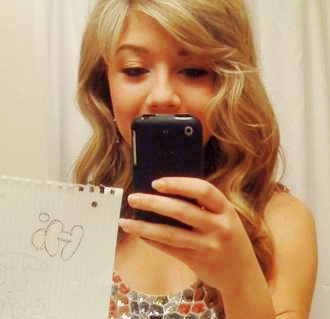 Jennette McCurdy, Taylor Swift, Cole and Dylan Sprouse, make me move on :)