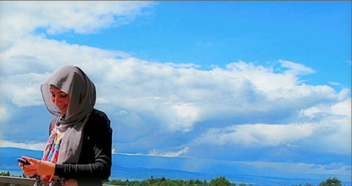 Asoumz's profile picture. I'm a 64 colour box.