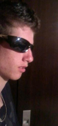 * -» Felipe Fernandes, Tenho 17 anos......«-Adivinha kem é?.... Sou seu amigo de ontem,hoje e sempre.........kkkkkkkk.....